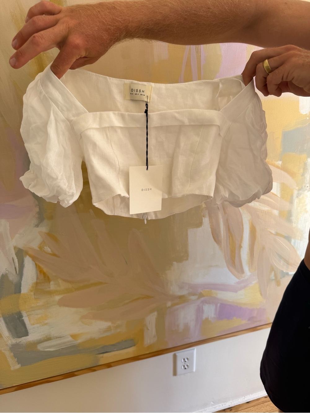 DISSH White Puff Sleeve Crop Top